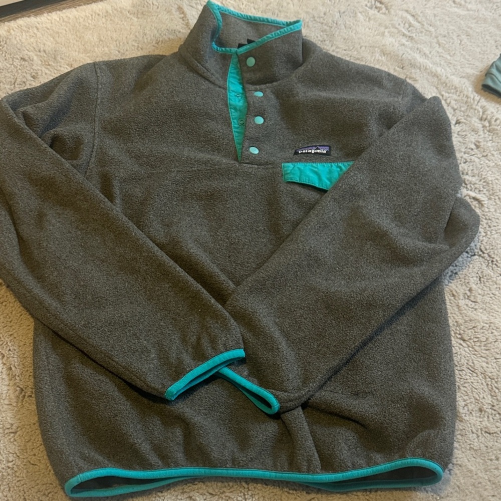 Patagonia Charcoal and Aqua Snap-T Fleece